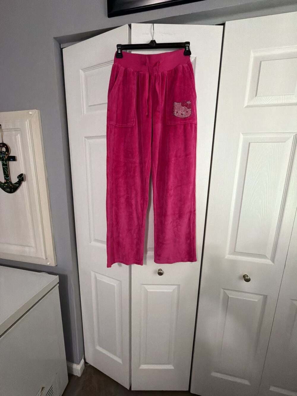 Universal Studios Hello Kitty Rhinestone Velour Lounge Jogger Pants
